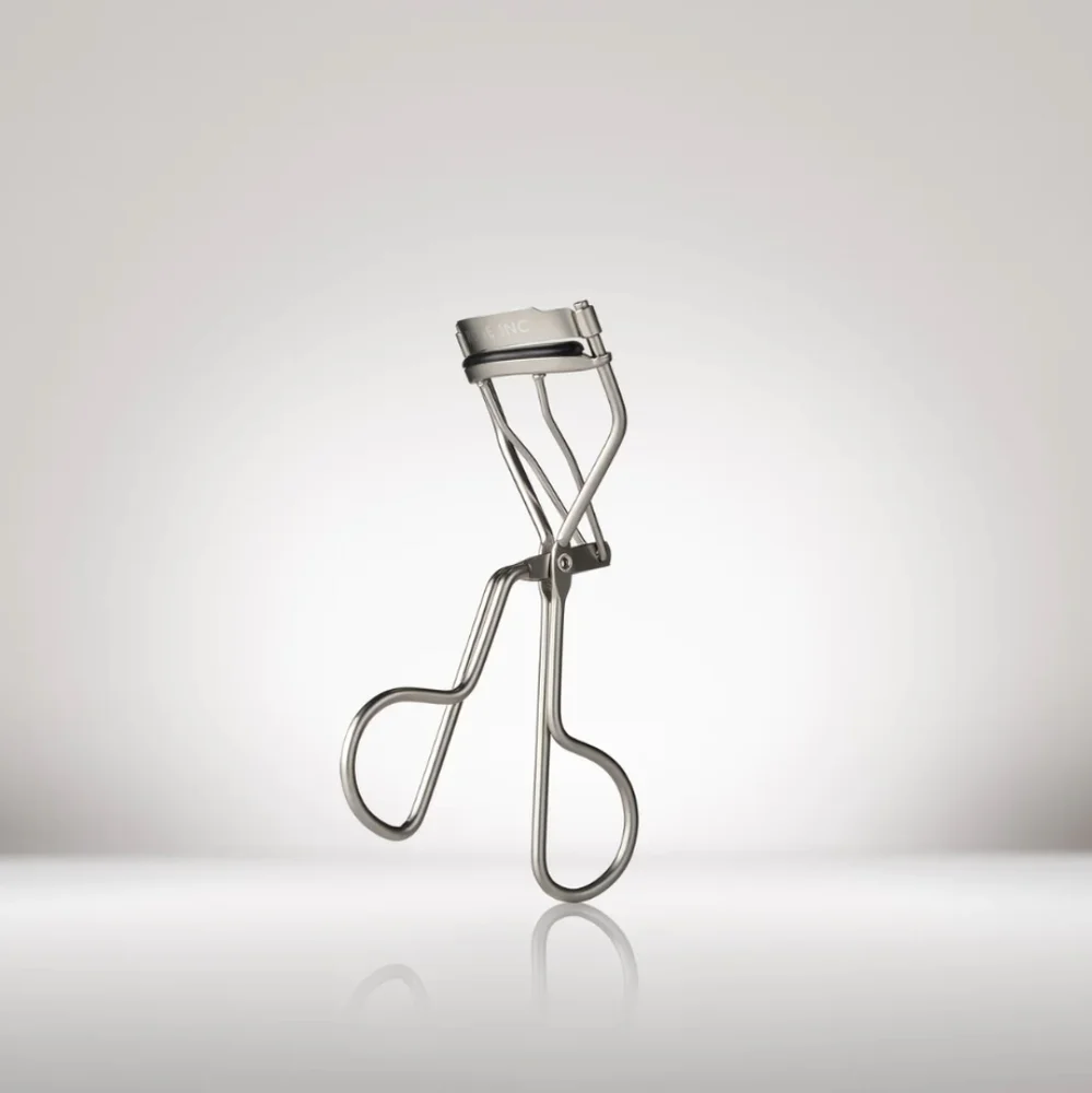 BNIB Ergonomic Eyelash Curler